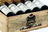 Ставшее уже легендарным вино Château Mouton Rothschild урожая 1945 года